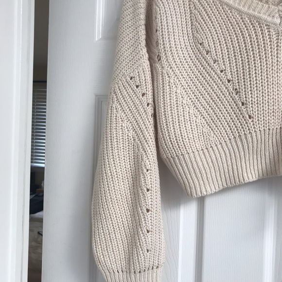 Seven Sisters Crop Top Sweater - Picture 7 of 7